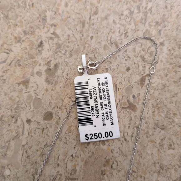 NWT Macy's 1/4 CTTW Diamond Circle Pendant With Sterling Silver Necklace. - Picture 7 of 8